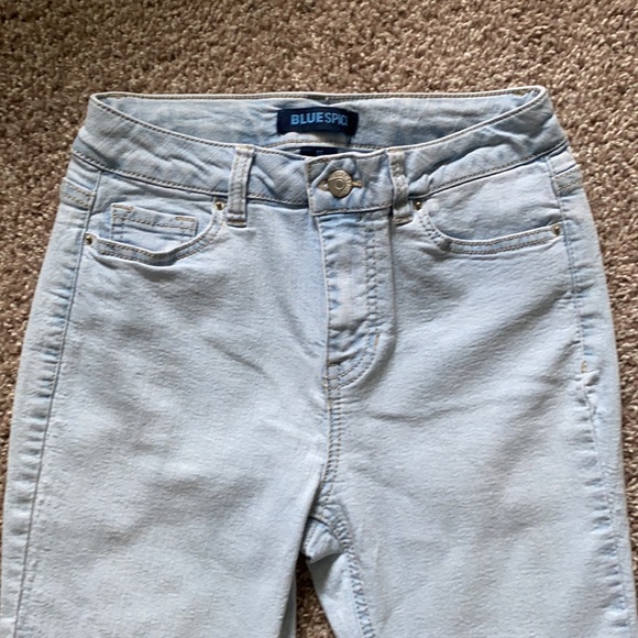 Light Wash Denim Jeans | Size 5 (fit small) - Picture 2 of 4